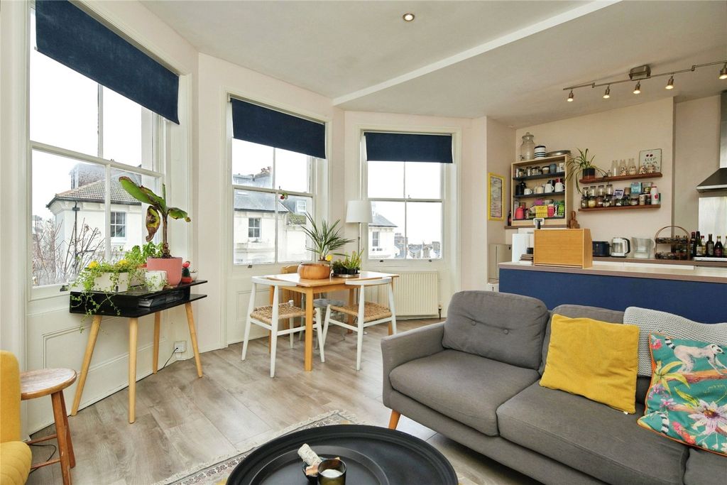 Property photo 2 of 23 Picture 2