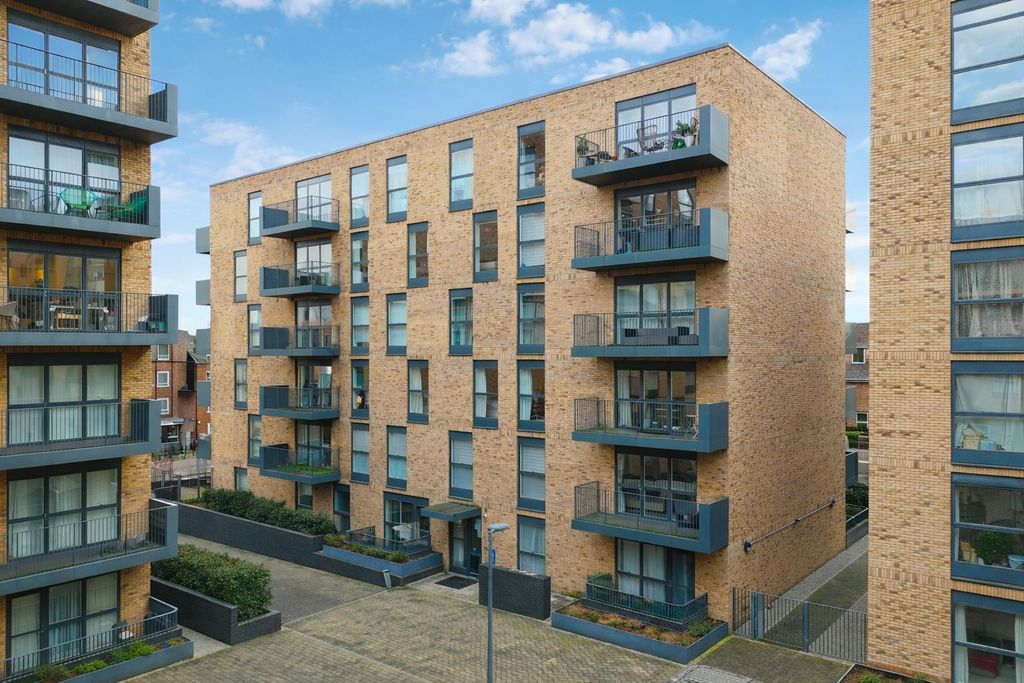 Property photo 1 of 13 Front