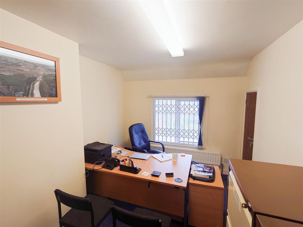 Property photo 3 of 3