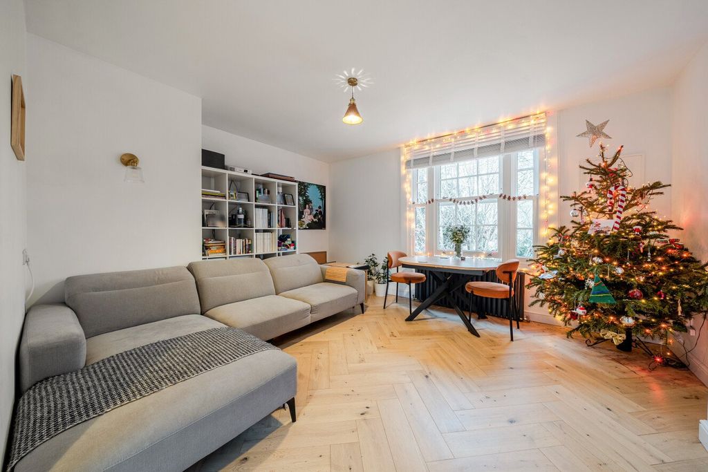 Property photo 2 of 15 Picture No. 17