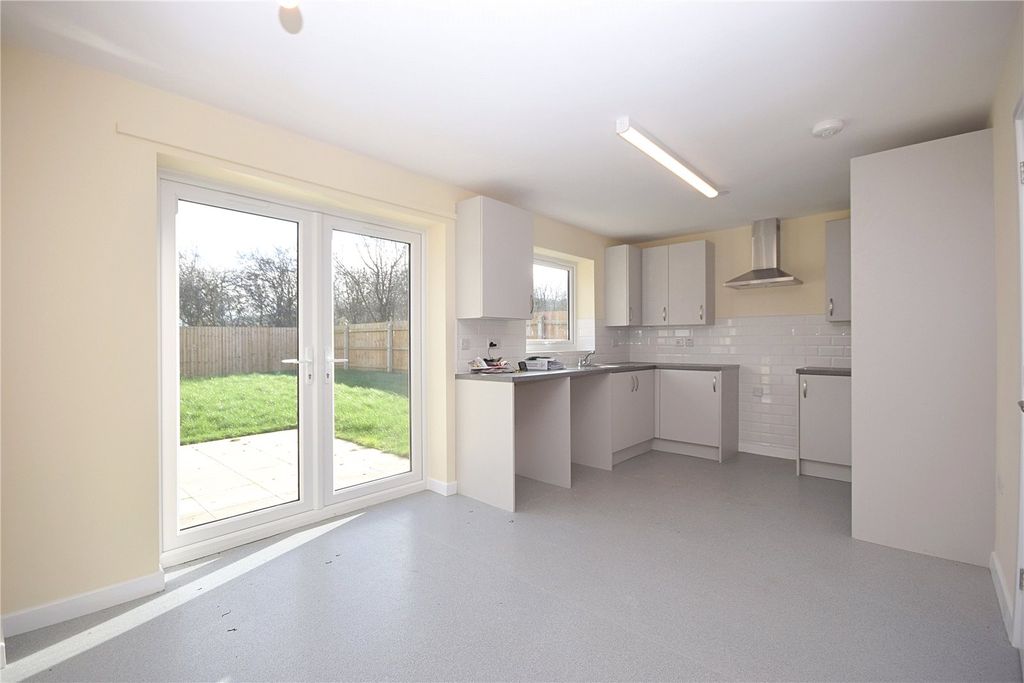 Property photo 3 of 15 Picture No. 30