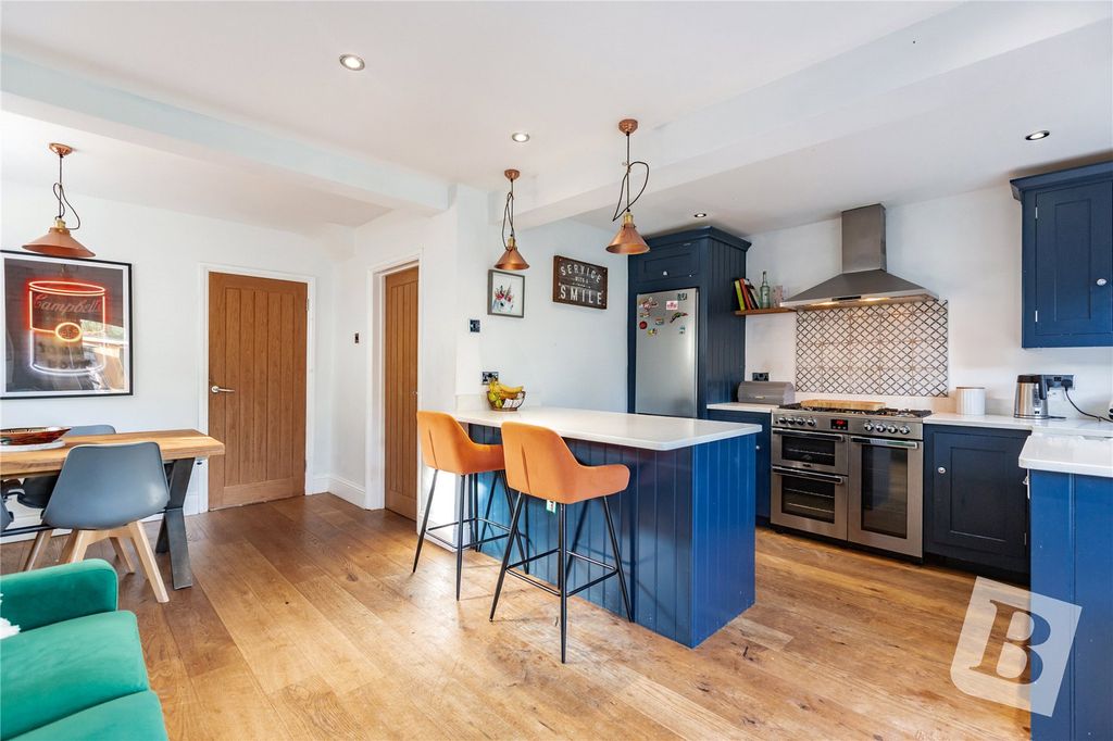 Property photo 1 of 17 Kitchen