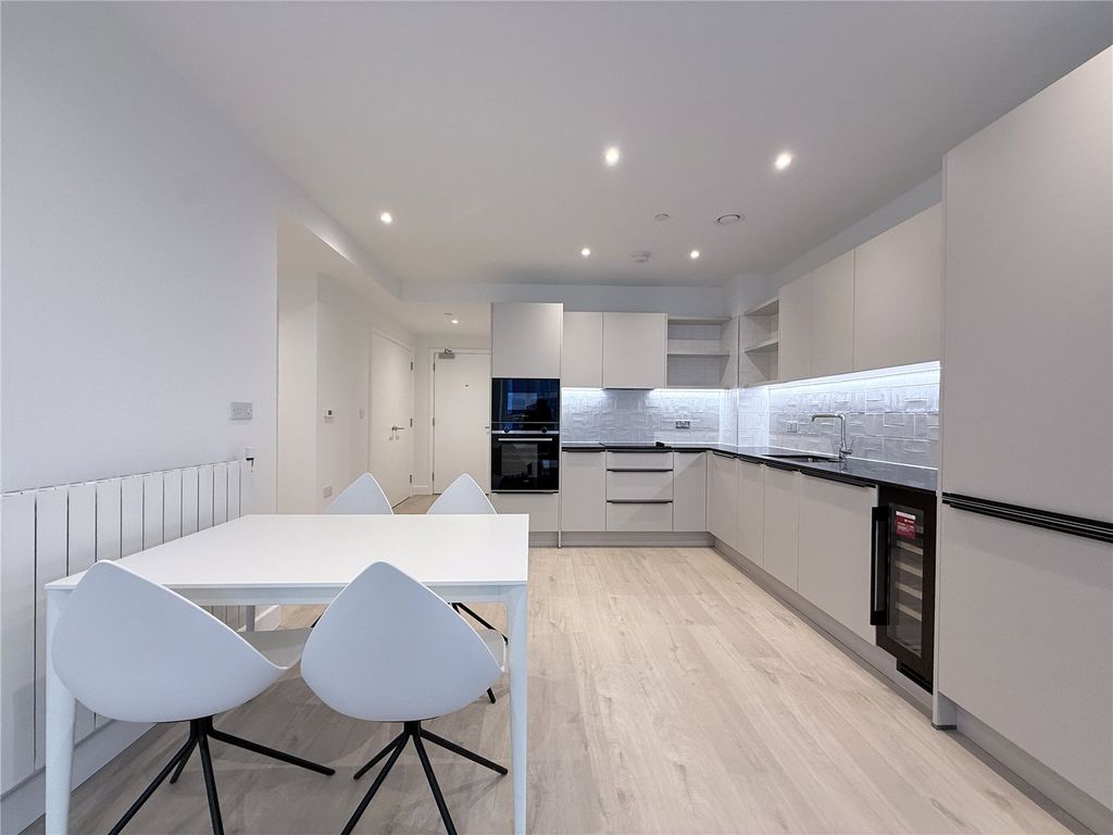 Property photo 3 of 8 Picture No. 13