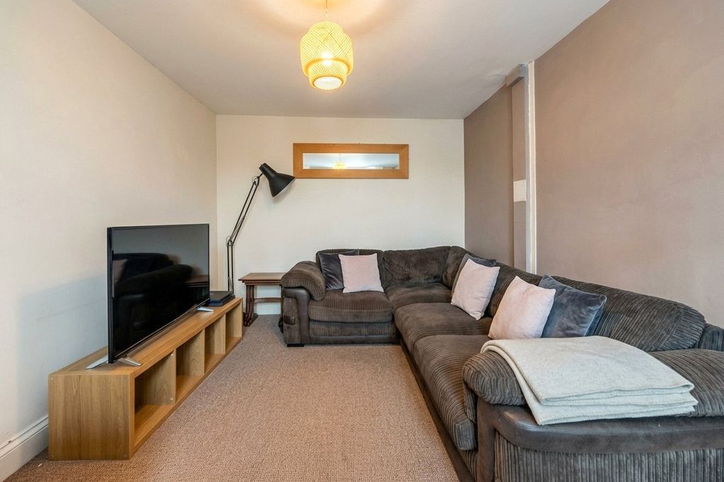 Property photo 3 of 10 Picture No. 20