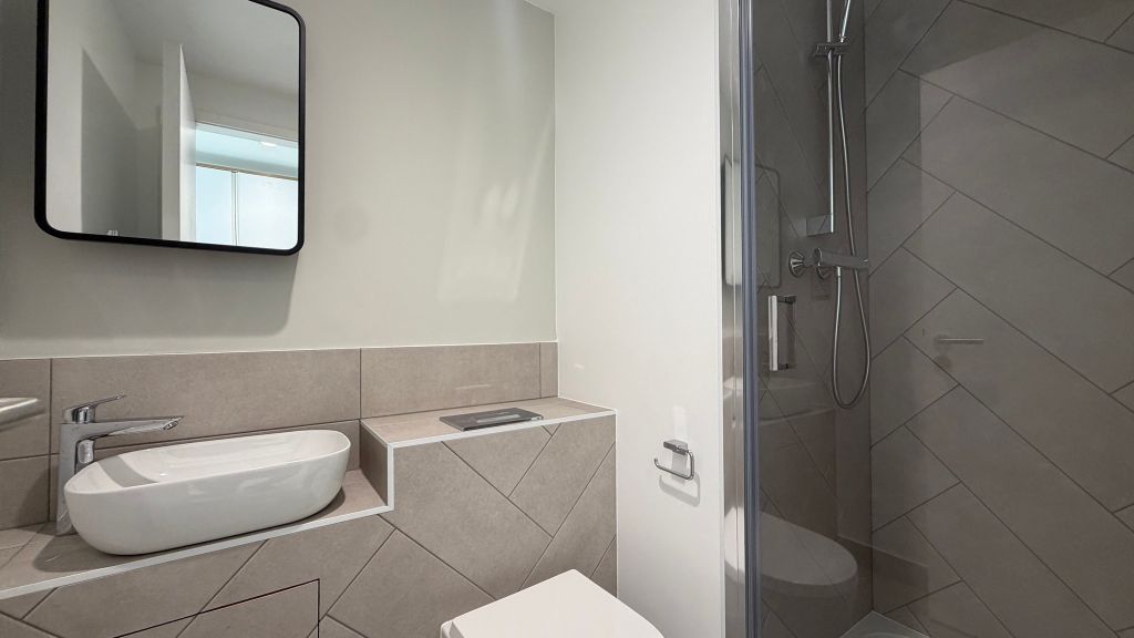 Property photo 3 of 28 Bathroom