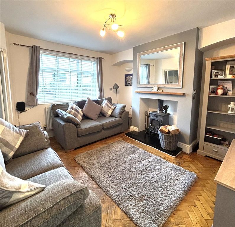 Property photo 2 of 9 Lounge