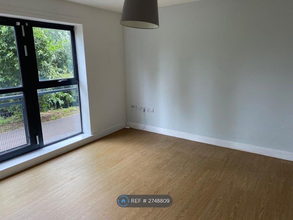 Property photo 3 of 27