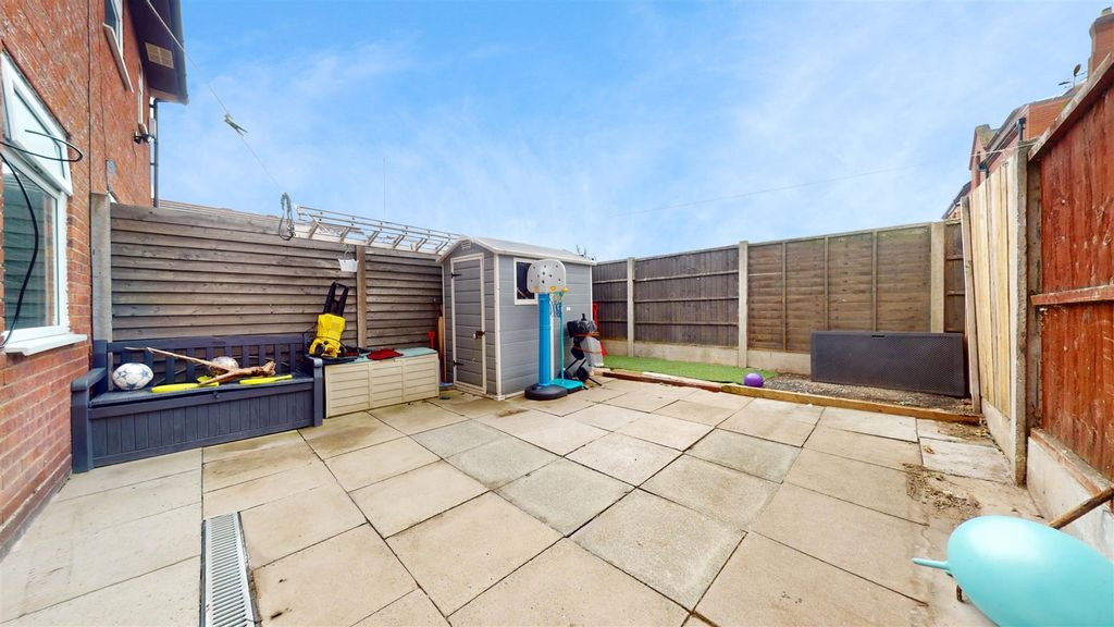 Property photo 2 of 17 Cansfield Street Rear Garden