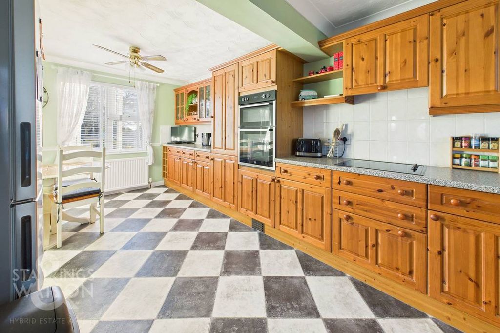 Property photo 3 of 21