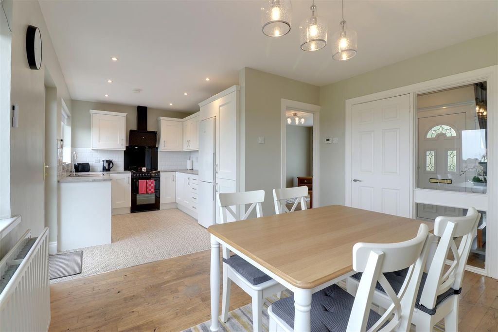 Property photo 3 of 16 Kitchen/Diner