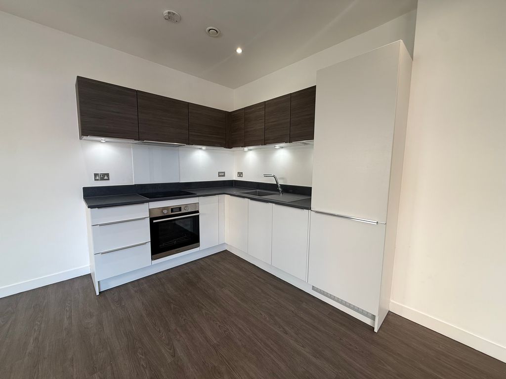 Property photo 3 of 9 Kitchen