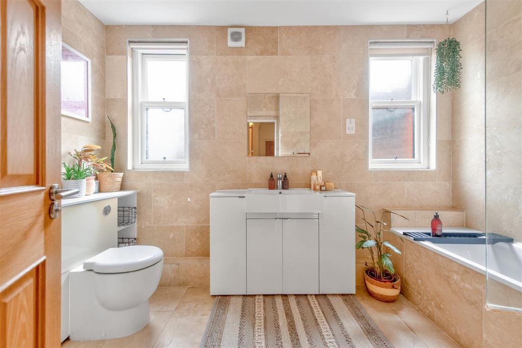 Additional image 22 of 2 bed flat for saleCarfax, Horsham RH12