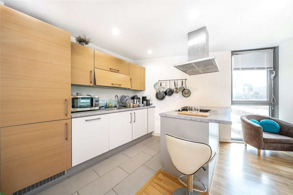Property photo 2 of 4 Kitchen