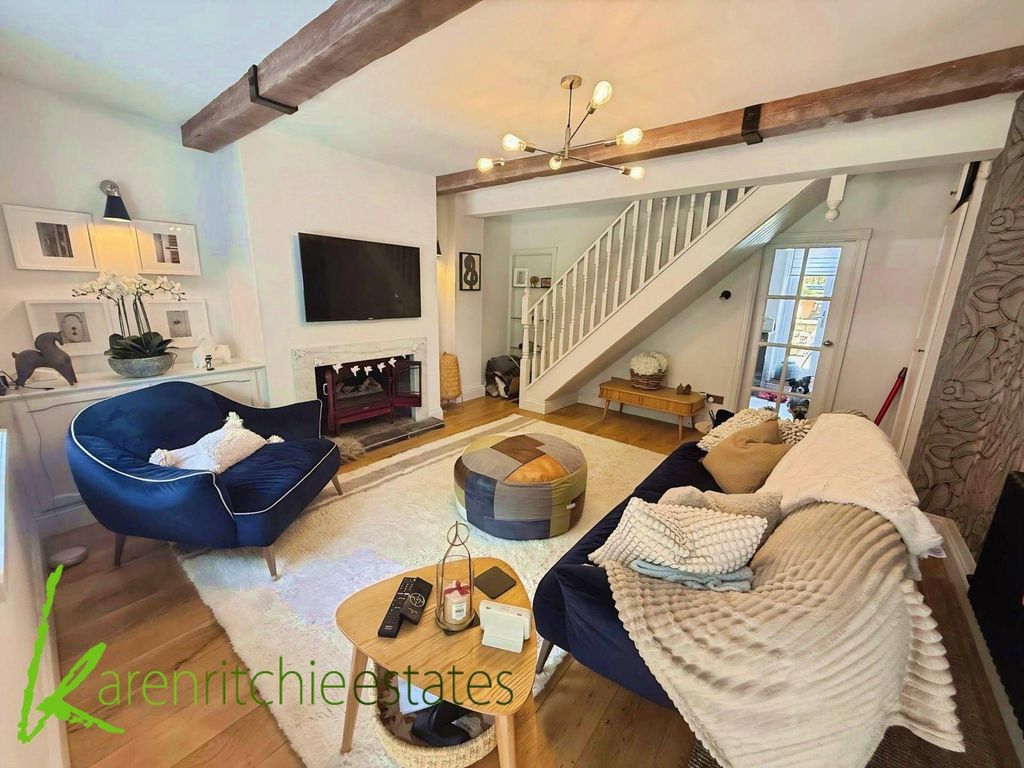 Property photo 2 of 17