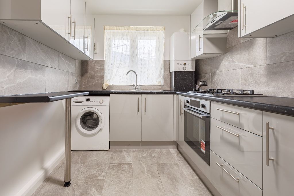 Property photo 3 of 16 4685463