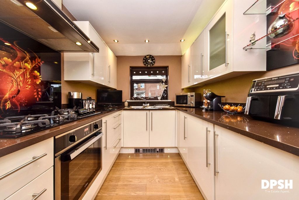 Property photo 3 of 26