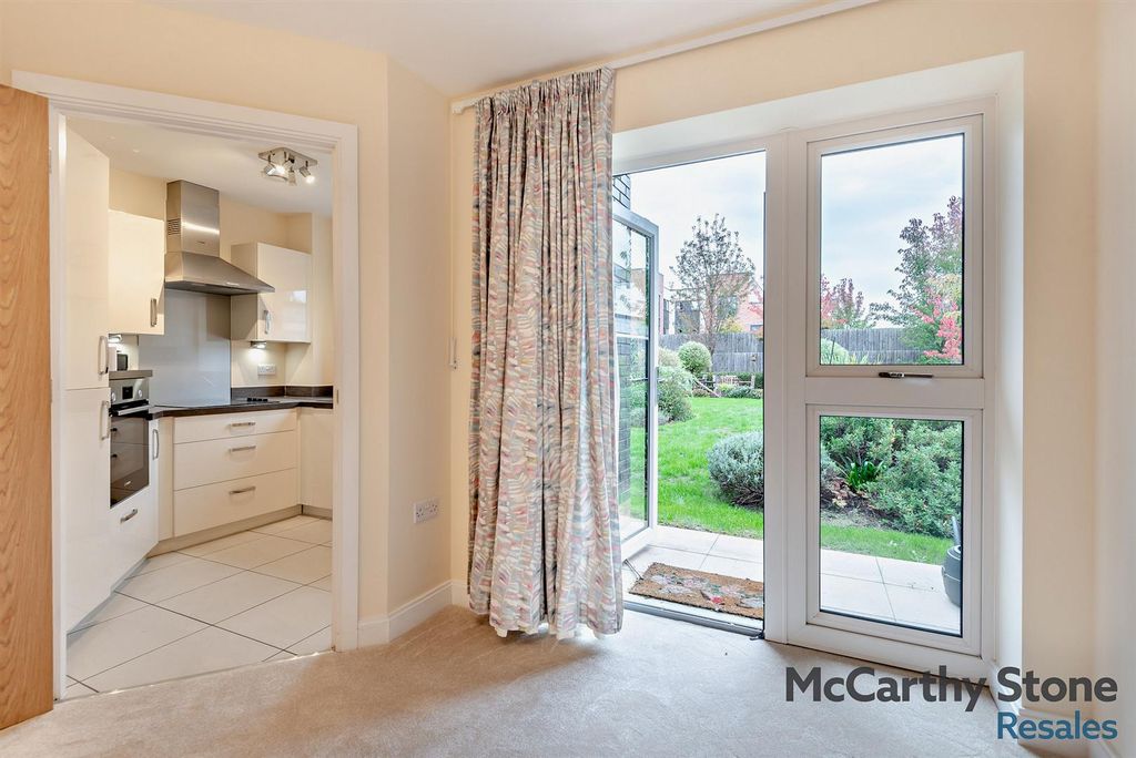 Property photo 1 of 20 8665700-Interior03-800.Jpg