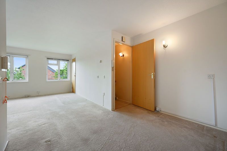 Property photo 3 of 11 Photo 6