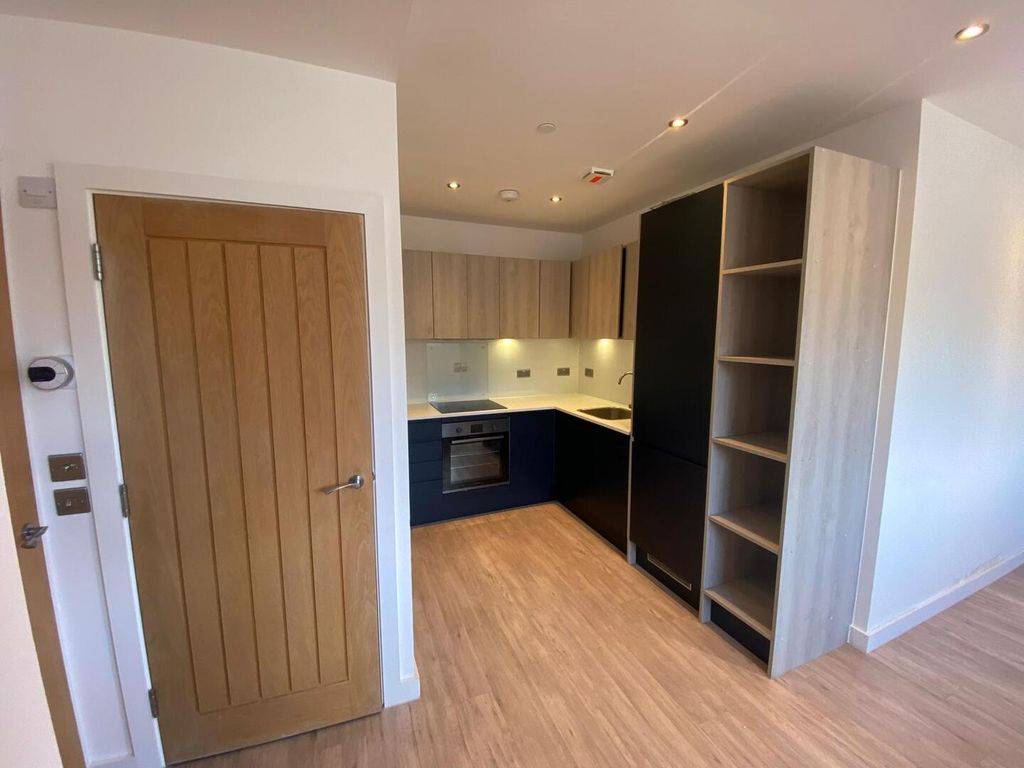 Property photo 1 of 10 Kitchen