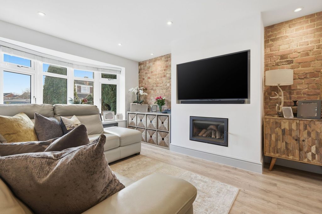 Property photo 2 of 22