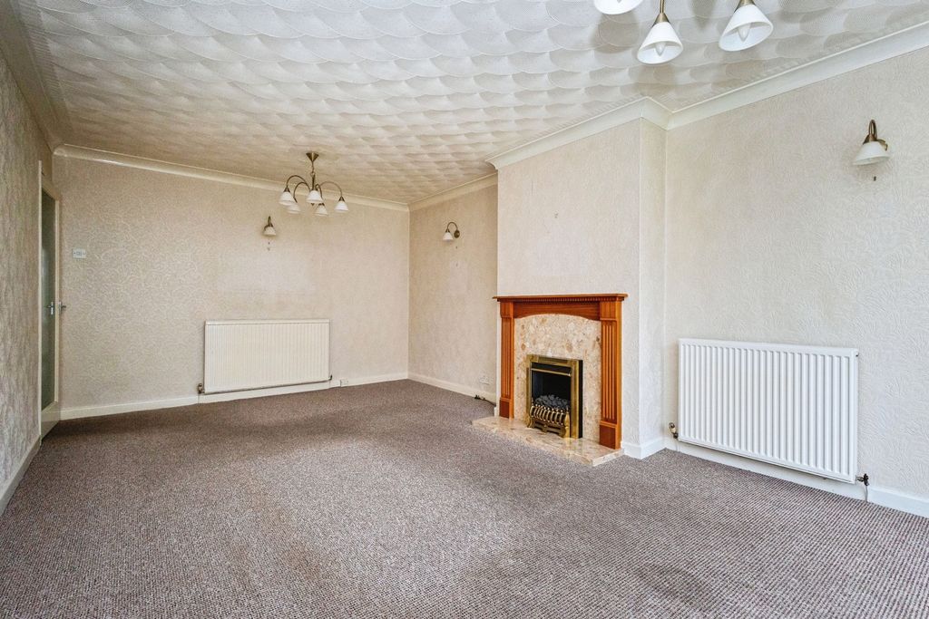 Property photo 3 of 17 Photo