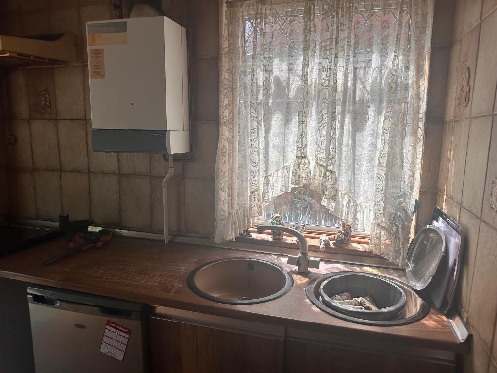 Property photo 3 of 16 Kitchen