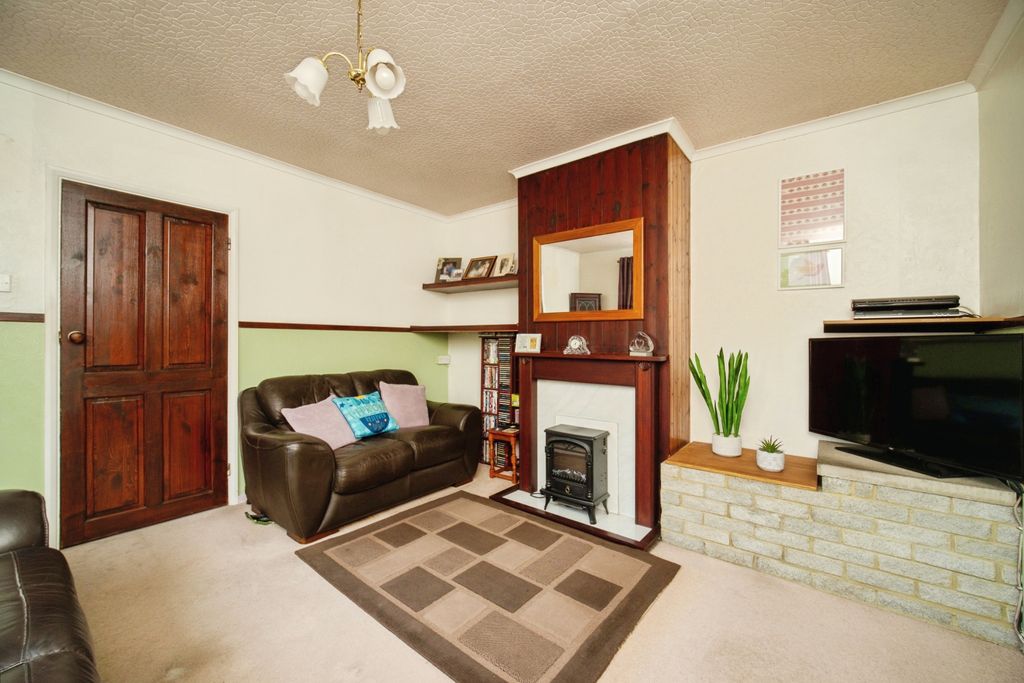 Property photo 3 of 20