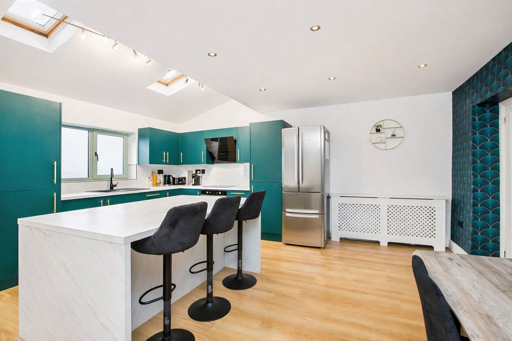 Property photo 1 of 18 Kitchen/Dining Room