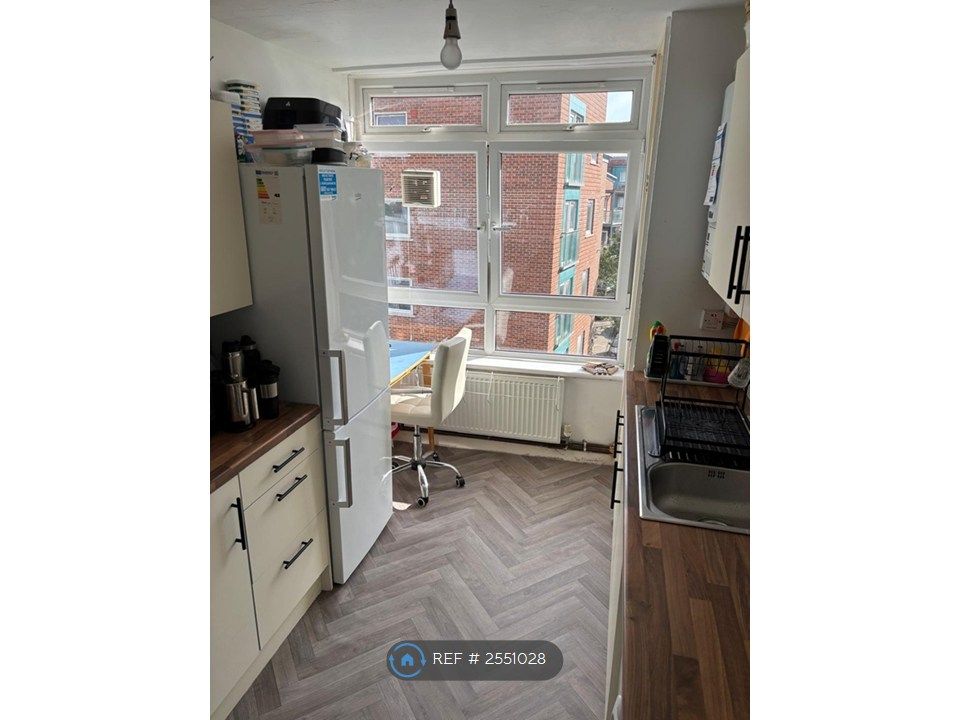 Property photo 1 of 10 Kitchen