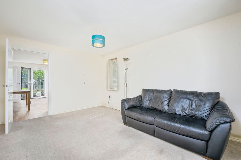 Property photo 3 of 14