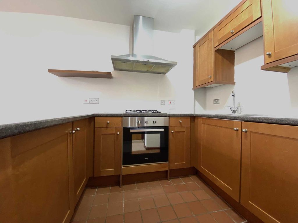 Property photo 3 of 8 Photo