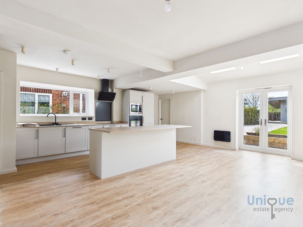 Property photo 2 of 27