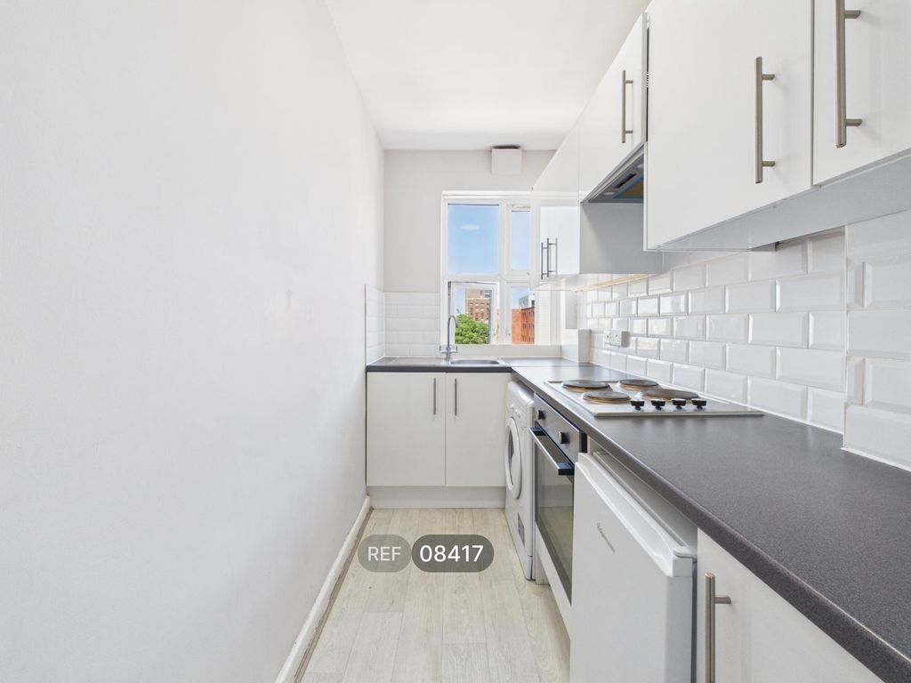 Property photo 2 of 7 Kitchen