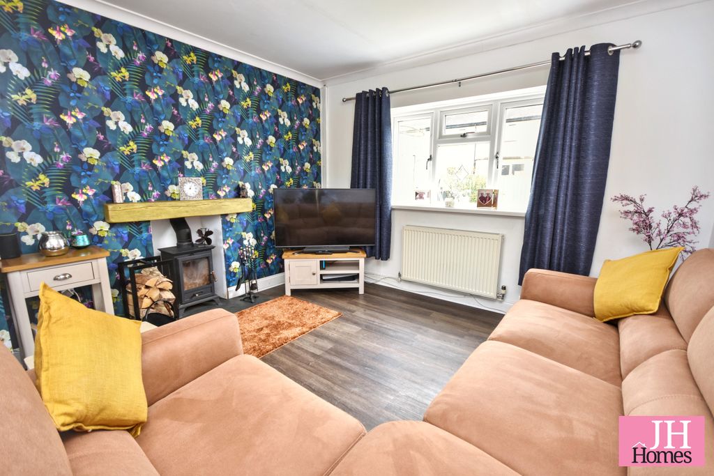 Property photo 2 of 19