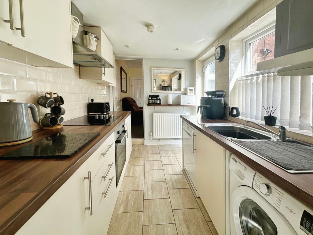 Property photo 2 of 15 Kitchen