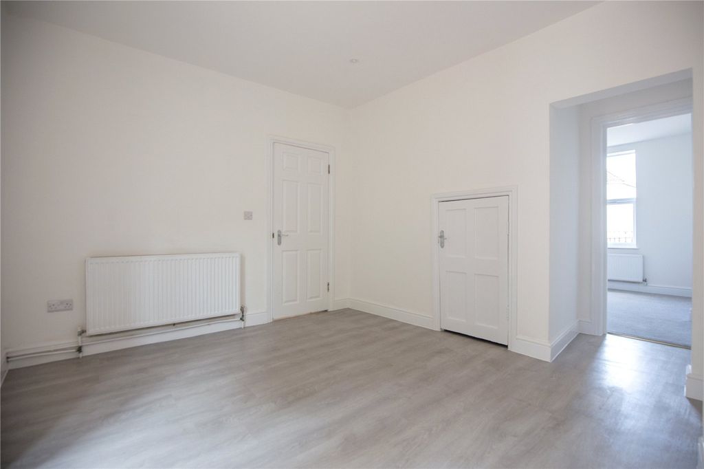Property photo 2 of 10 Picture No. 04