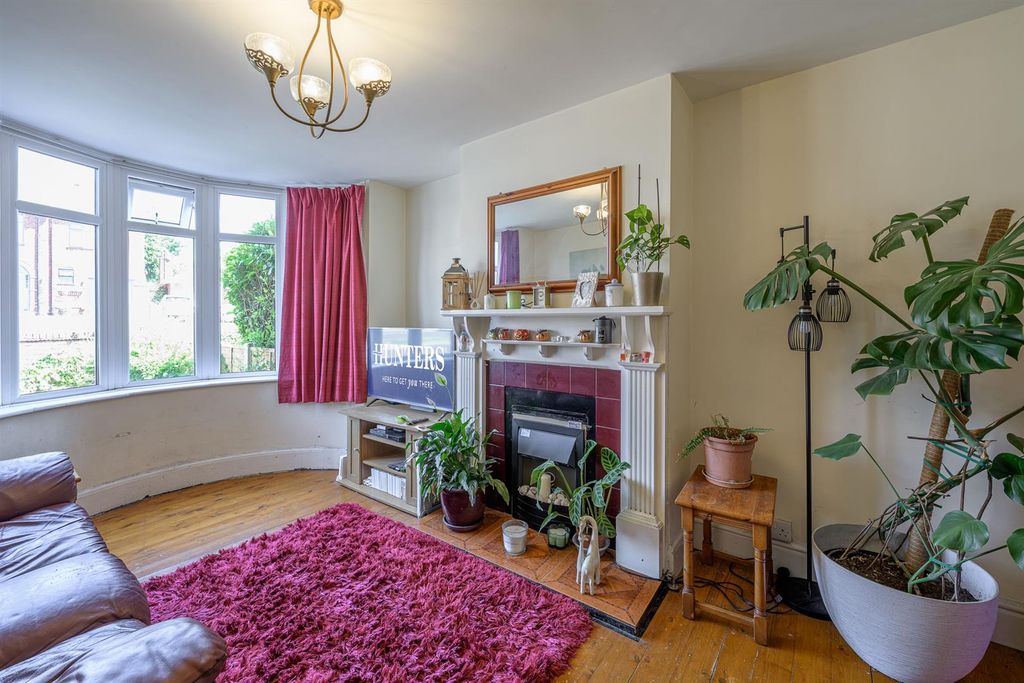 Property photo 3 of 24