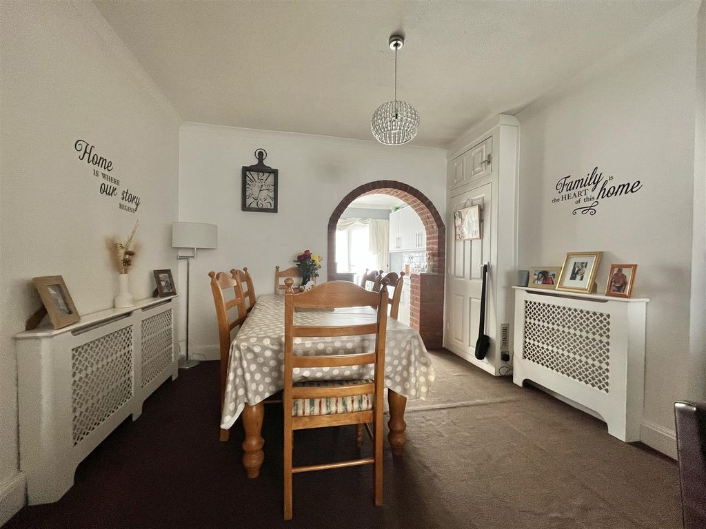 Property photo 2 of 19 Dining Room