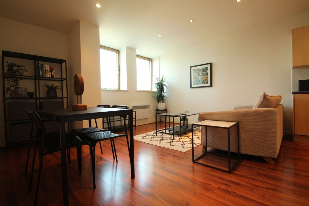 Property photo 3 of 10 Living Room