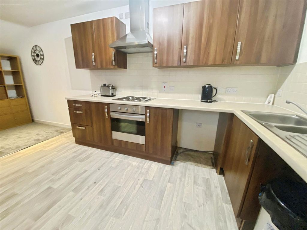 Property photo 3 of 9 041c47Ea-1.Jpg