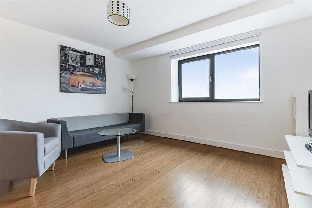 Property photo 3 of 8 Afp9Suar0Kyixzkcr8Eb6Q.Jpg