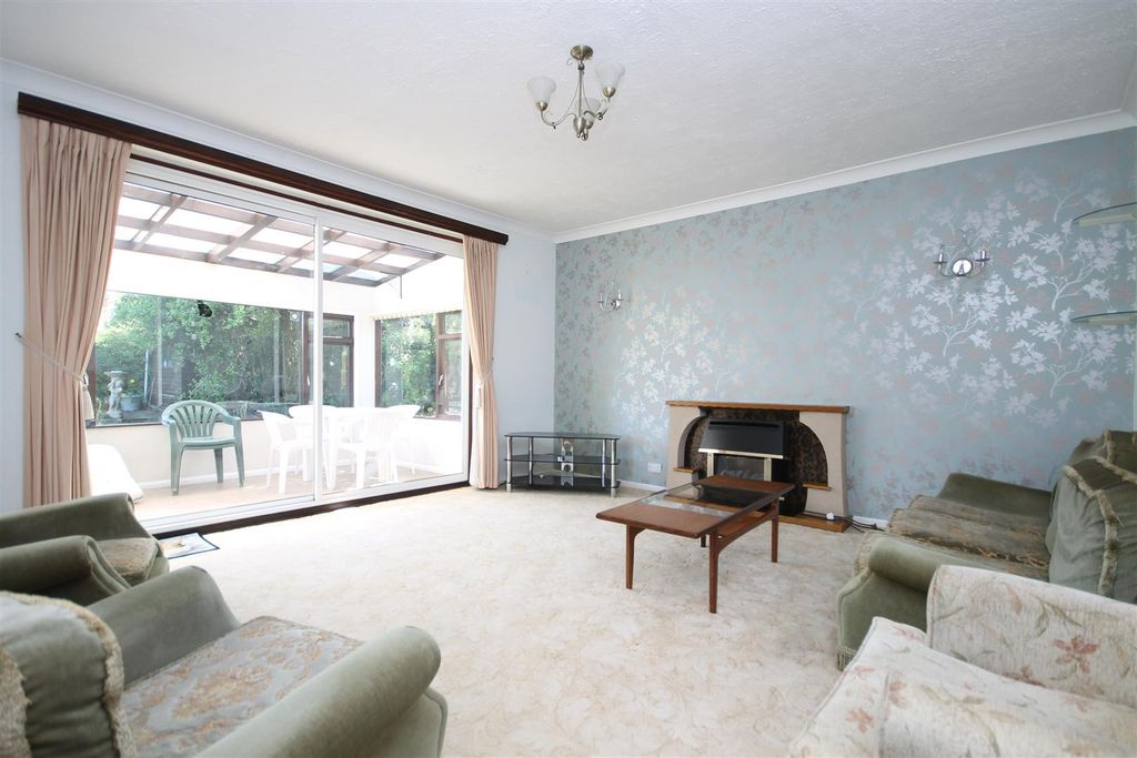 Property photo 3 of 11 .Livingroom.Jpg