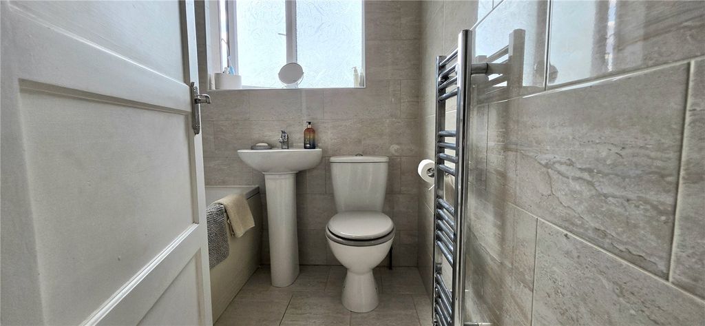 Property photo 2 of 17 Picture No. 09