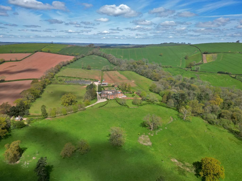 Property photo 3 of 25 Wonderful Views