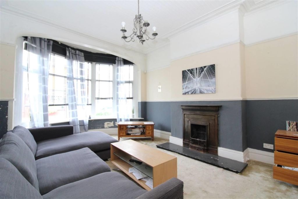 Property photo 3 of 16 3F438Bd2-B8Bd-4742-8085-764Df9d16Aad.Jpg