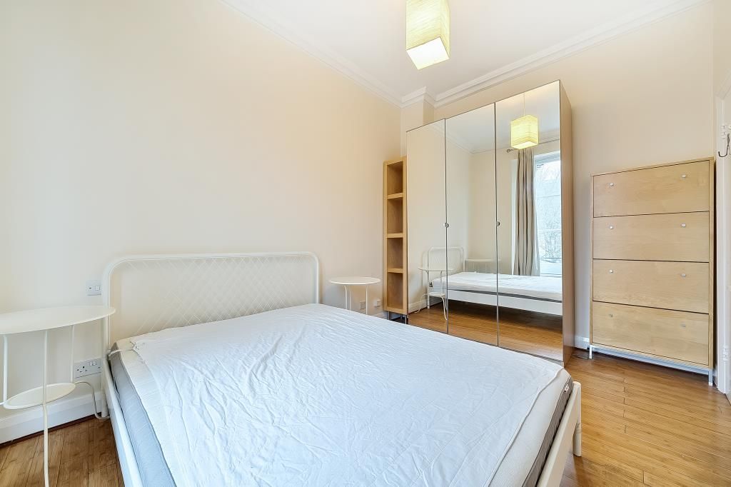 Property photo 2 of 10 Bedroom