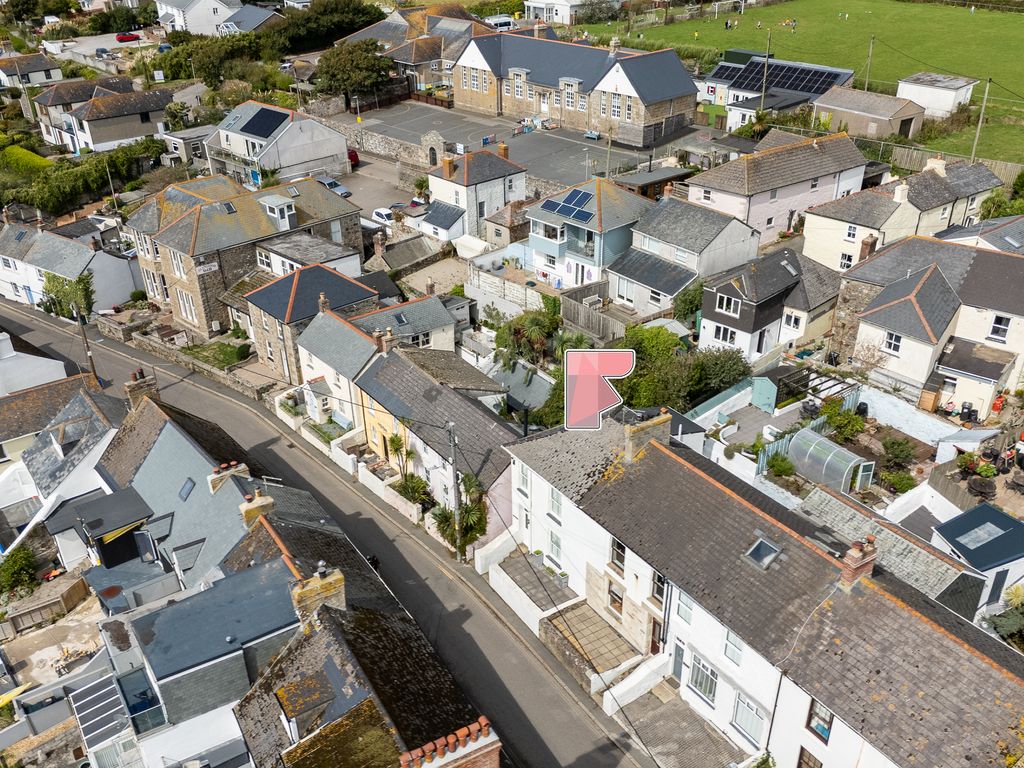 Property photo 2 of 28