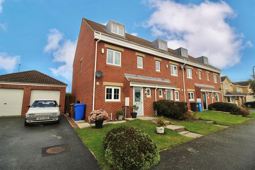 Property photo 1 of 12 External