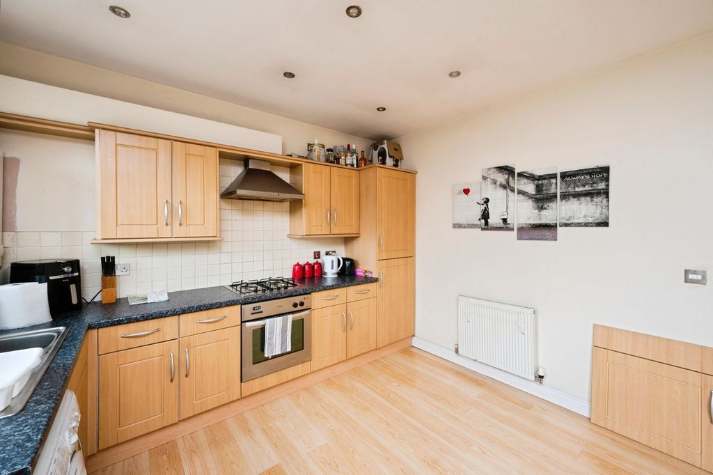 Property photo 2 of 15 Pbox-Img.Jpg