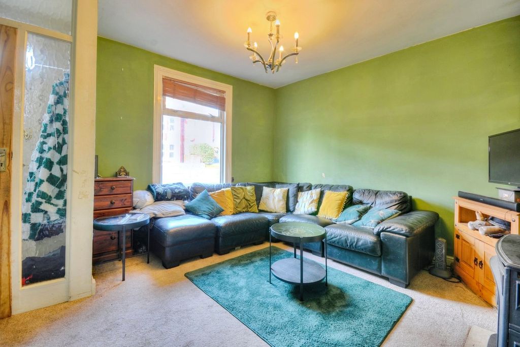 Property photo 3 of 13